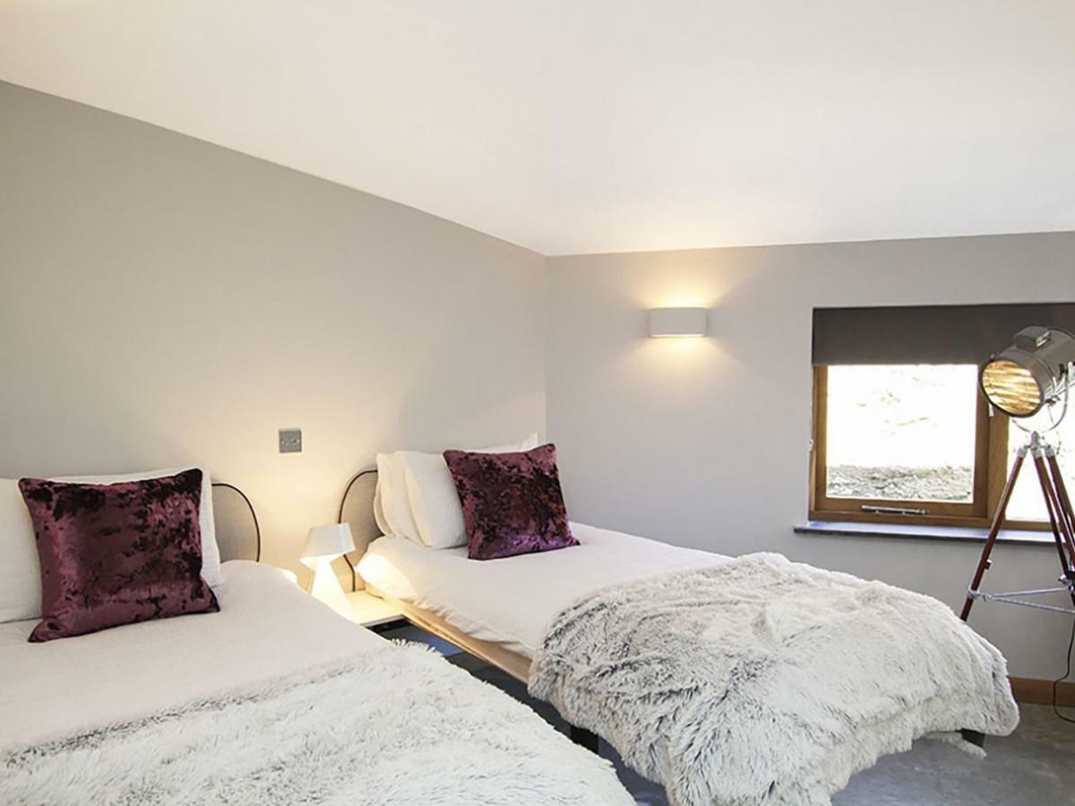 Rhyd Angharad Barns Villa Llanrhyddlad ภายนอก รูปภาพ