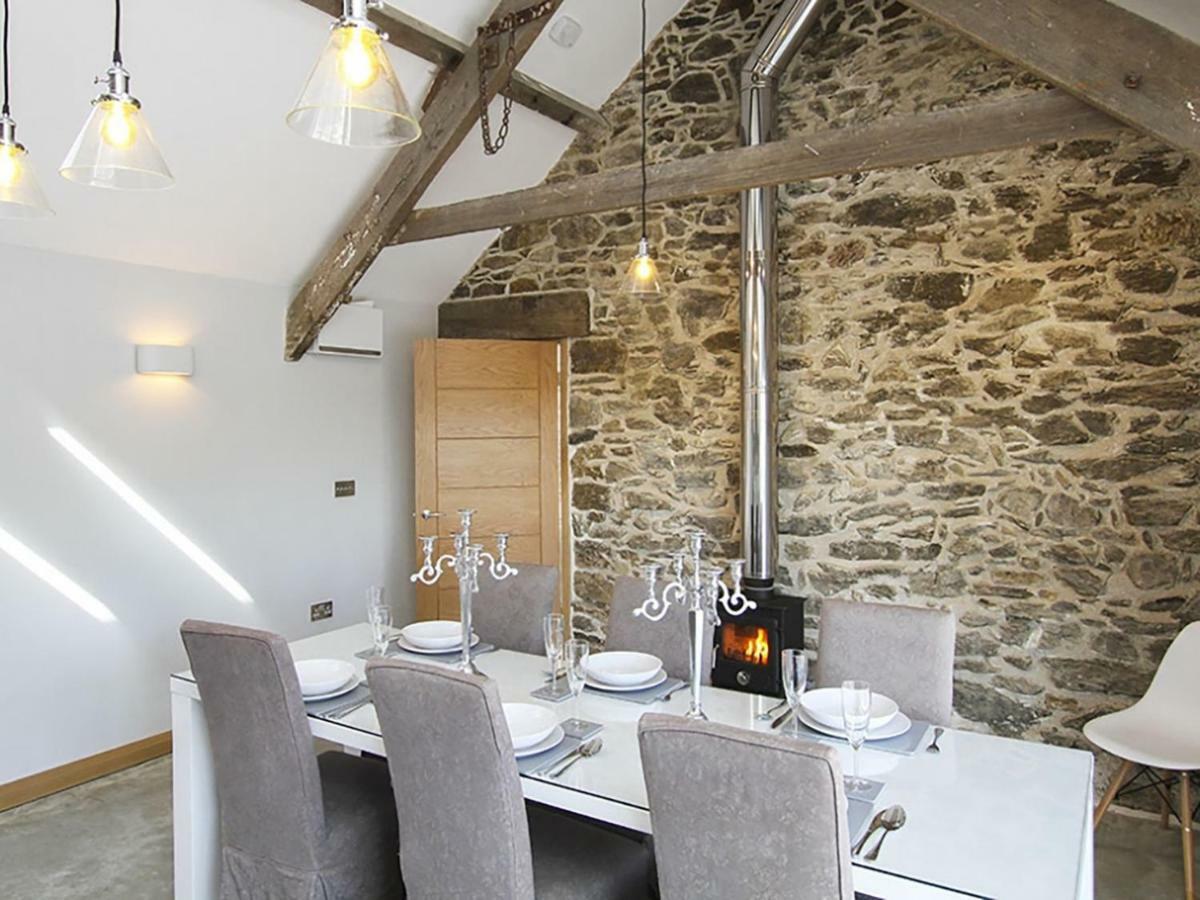 Rhyd Angharad Barns Villa Llanrhyddlad ภายนอก รูปภาพ