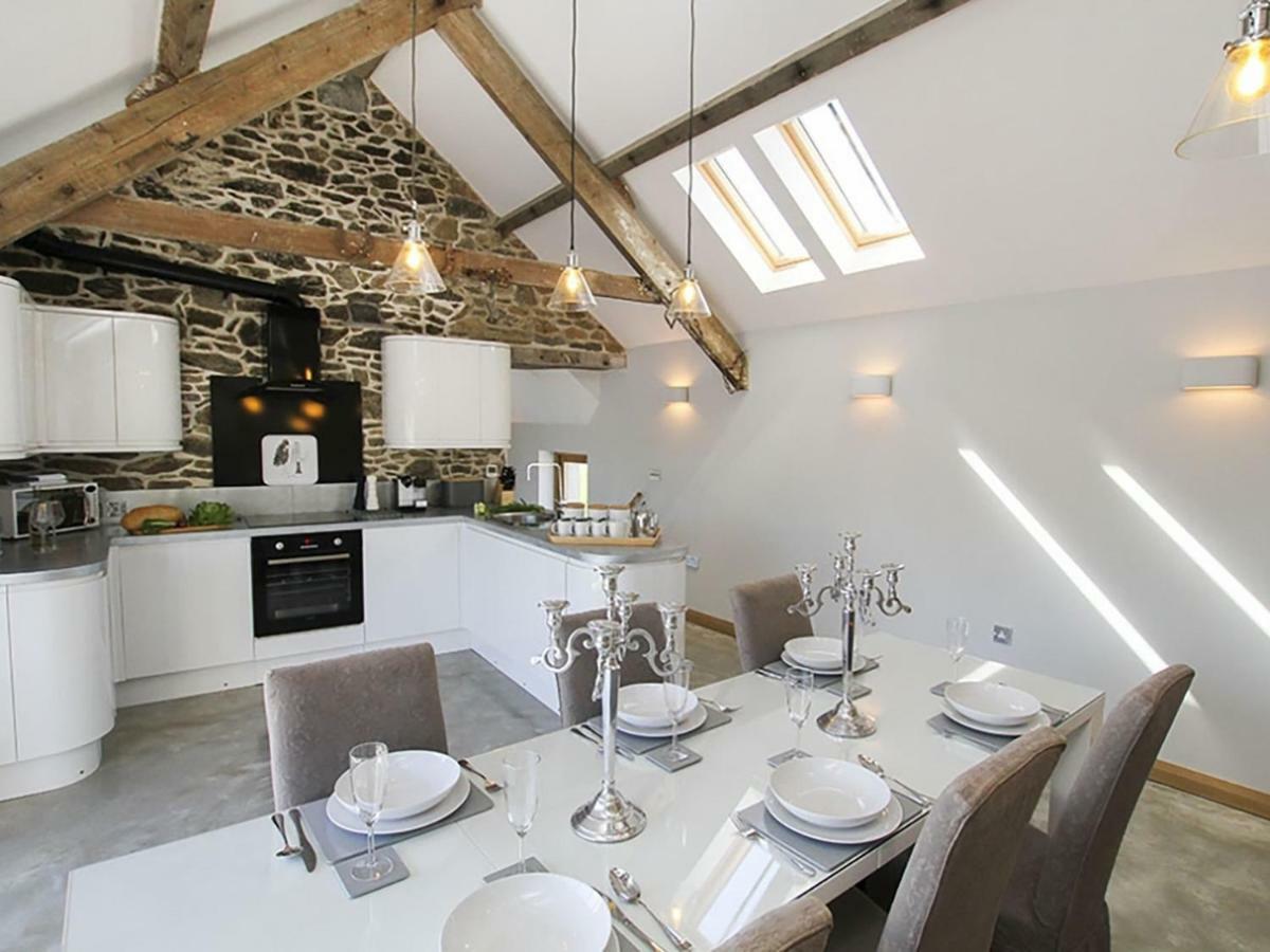 Rhyd Angharad Barns Villa Llanrhyddlad ภายนอก รูปภาพ